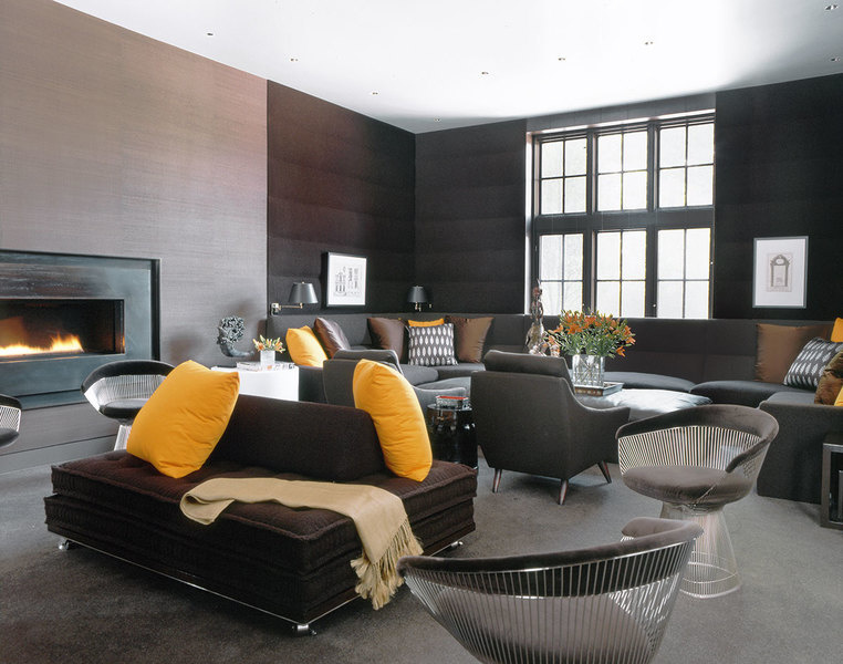 A modern, minimalist vibe gives this room, designed by Vincente Wolf of Vicente Wolf Associates, New