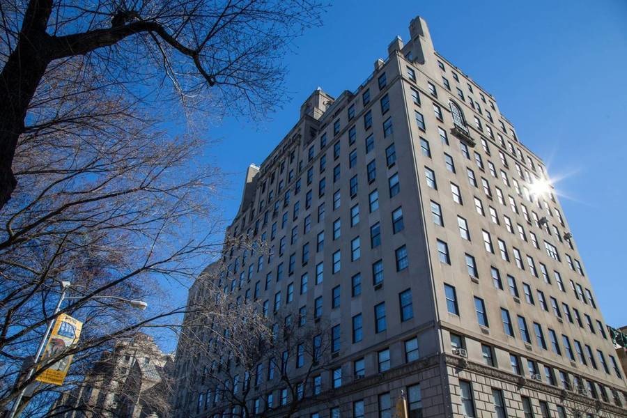 834 Fifth Avenue, between 64th and 65th Streets<br />