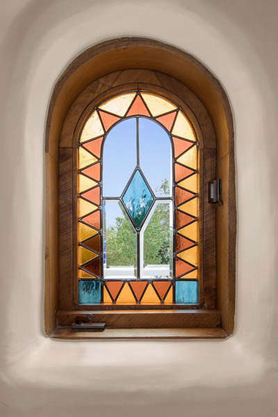 Stained glass window by Bill Tull