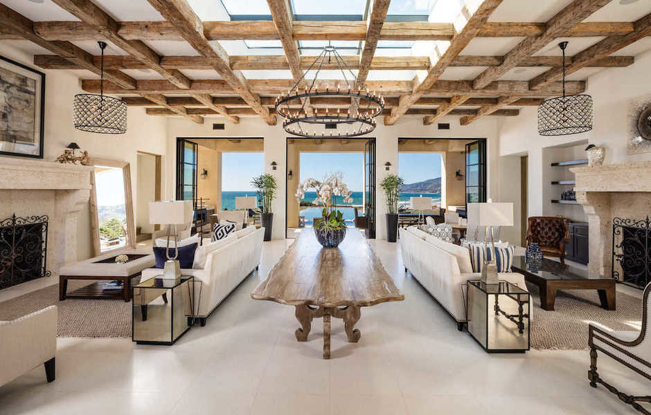 Vista interior de la villa frente al océano donde Drake y Rihanna estuvieron en septiembre de 2016.<b